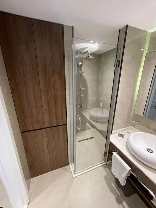 Luxury Studio 25-13 Leo Group Apartment Batumi 0*,  Georgia